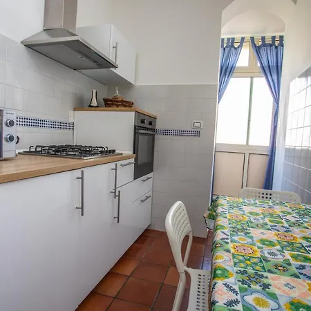 Casa Babbaluciana アパート モンデッロ