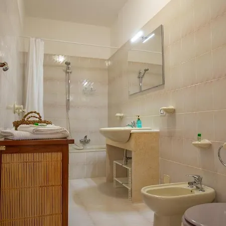 Casa Babbaluciana アパート モンデッロ